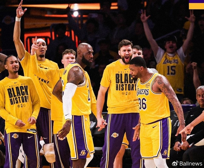 OB电竞登录入口-詹姆斯：弗拉格等四人代表着NBA未来，将永远支持和尊重他们|篮球|夏洛特黄蜂队|库珀|VJ-埃奇库姆|洛杉矶湖人队_新浪体育_新浪新闻